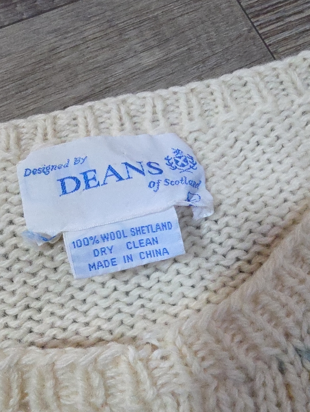 Rare Vintage Cream Crewneck Sweater with Folk-Art Couple Motif. Flaws In Picture - Picture 2 of 8